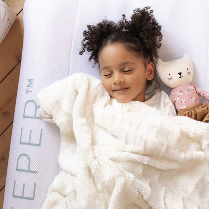 JetKids by Stokke Travel bundle: BedBox + CloudSleeper Lunar Eclipse – Ride-On Suitcases - Baby Travel