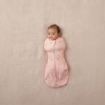 ergoPouch 1.0 TOG 0-3 Months Organic All Year Cocoon Swaddle Sleeping Bag Daisies - Sleeping Bags - Image 3