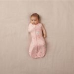 ergoPouch 1.0 TOG 0-3 Months Organic All Year Cocoon Swaddle Sleeping Bag Daisies - Sleeping Bags - Image 5