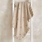 Knitted Blanket - Berry Frill