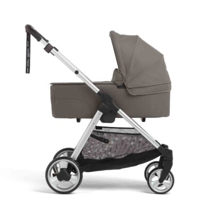 Mamas & Papas Flip XT2 Travel System with Carrycot , Safe Fit i-Size Car Seat, ISOFIX Base & Footmuff -Phantom