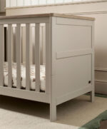 Wedmore Cotbed – Cashmere/Oak